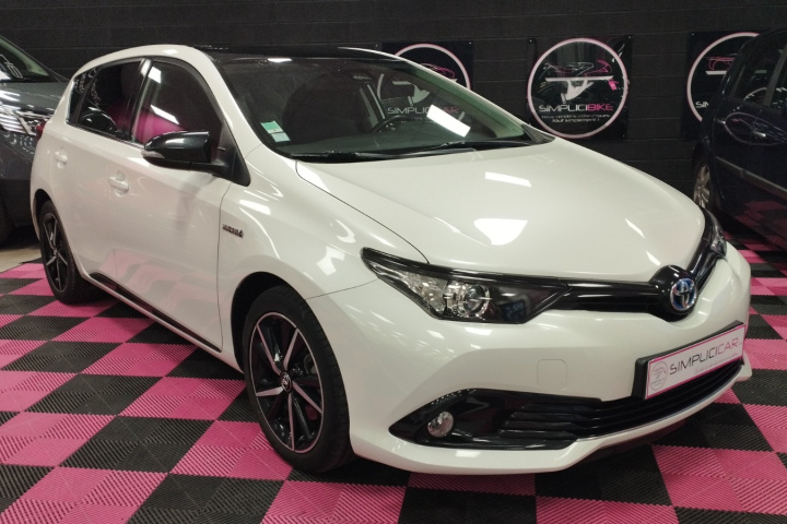 TOYOTA AURIS RC18